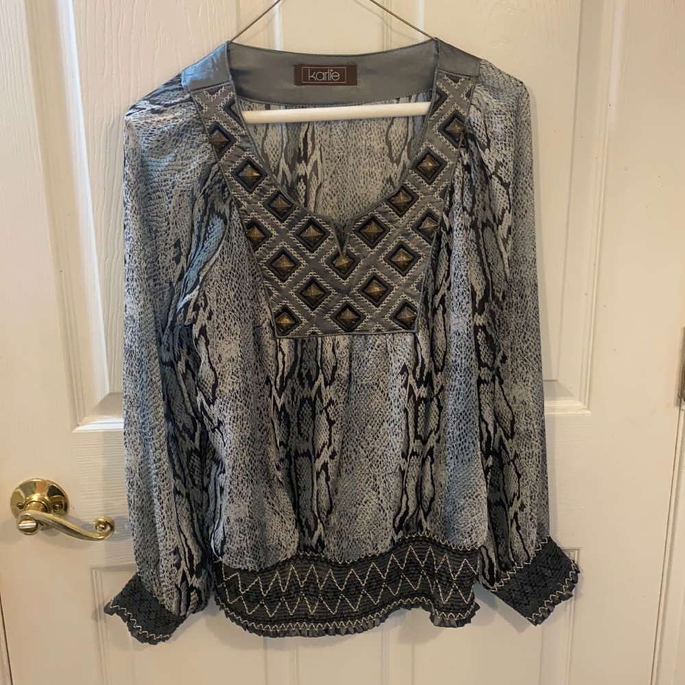 KARLIE Women’s Snakeskin Blouse in Black & White
